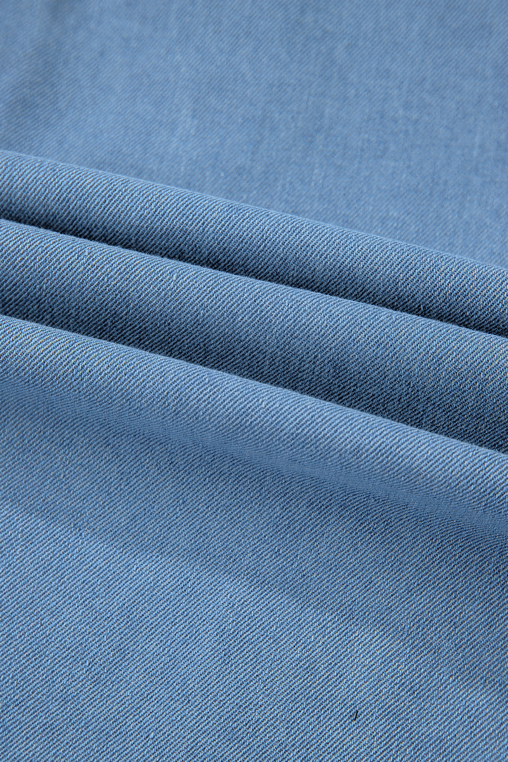 Beau Blue Risen Hemdblusenkleid aus mittelverwaschenem Denim