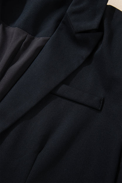 Schwarzer Blazer mit Revers, Pattentasche und Knöpfen