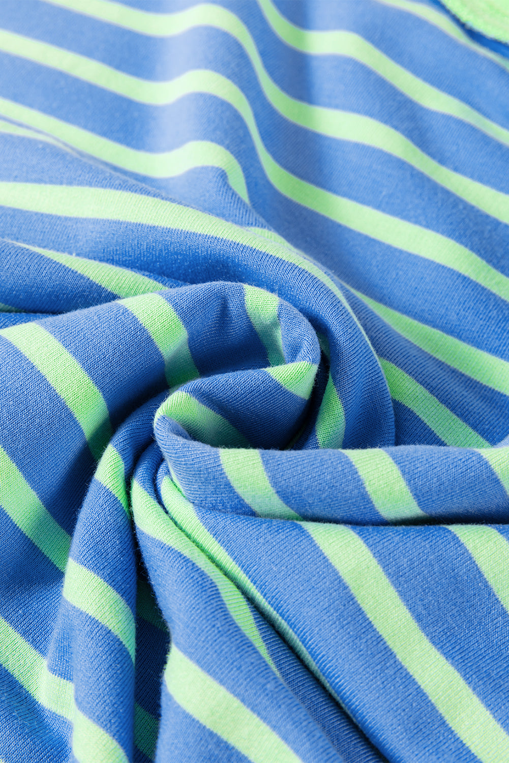 Himmelblaues gestreiftes High-Low-Pullover-Tunika-Sweatshirt mit Kontrastbesatz