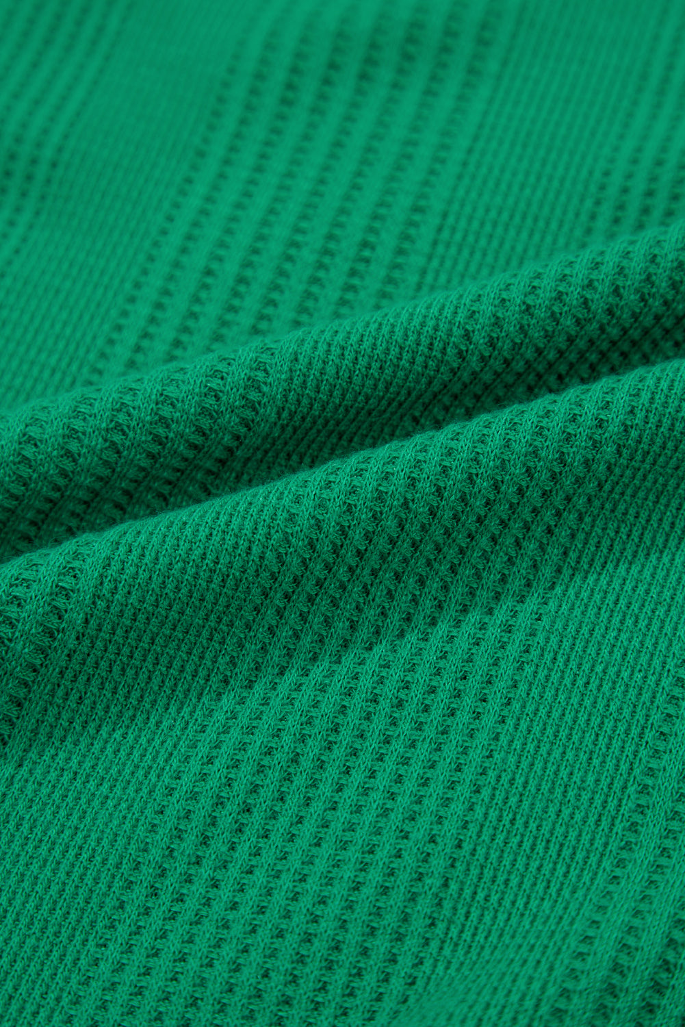 Grünes, einfarbiges Set aus geripptem Tanktop und Hose mit Rüschen