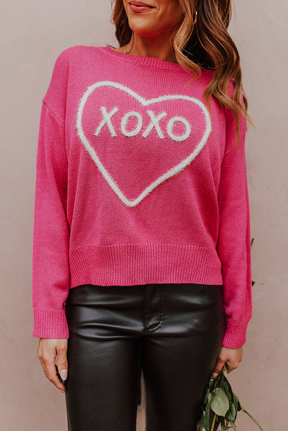 Rippstrickpullover mit überschnittener Schulterpartie und Rosenherz-XOXO-Muster