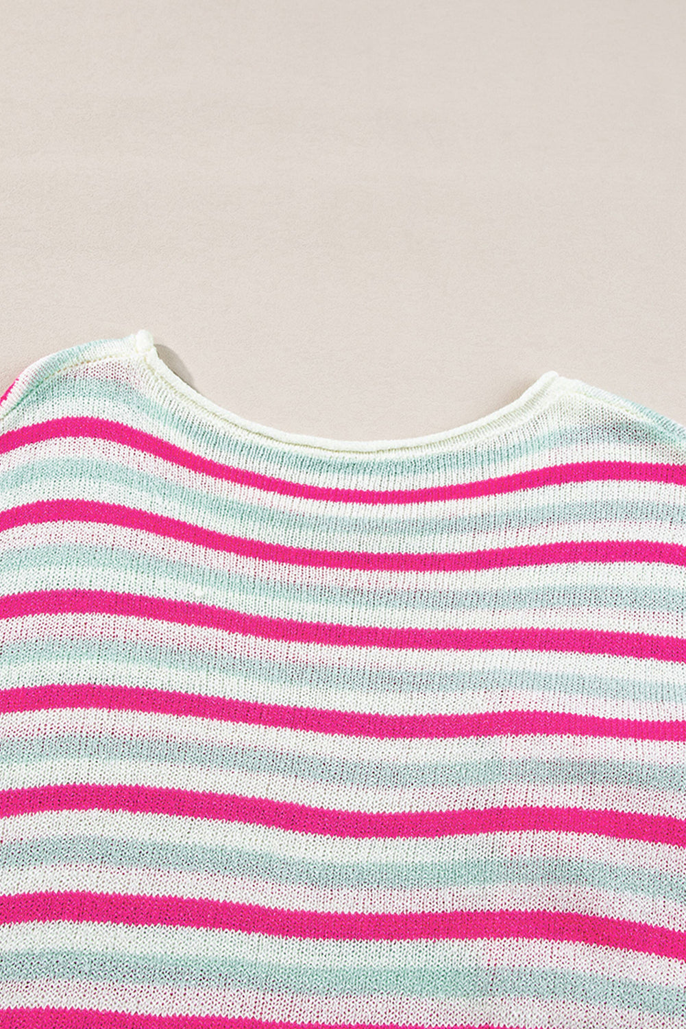 Oversize-Pullover mit überschnittenen Schultern und Tasche, Rosenstreifen