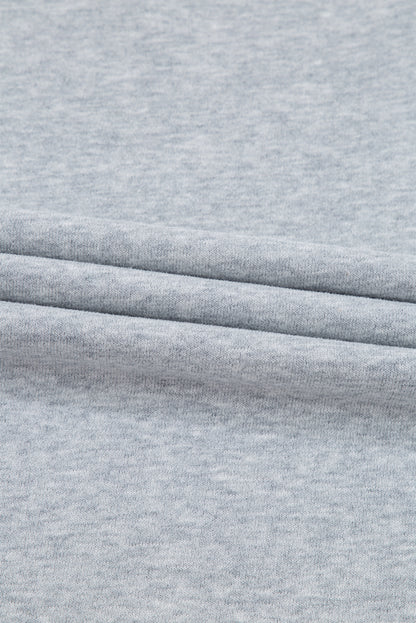 Hellgraues, schlichtes Sweatshirt mit Rundhalsausschnitt und überschnittener Schulter