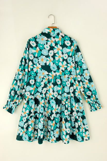 Grünes, gestuftes Hemdkleid mit langen Puffärmeln und Blumenmuster