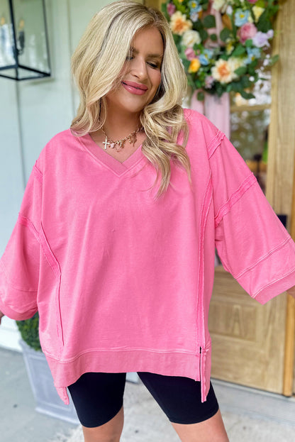 Bonbon T-Shirt mit V-Ausschnitt und Armbandärmeln und Mineralwaschung