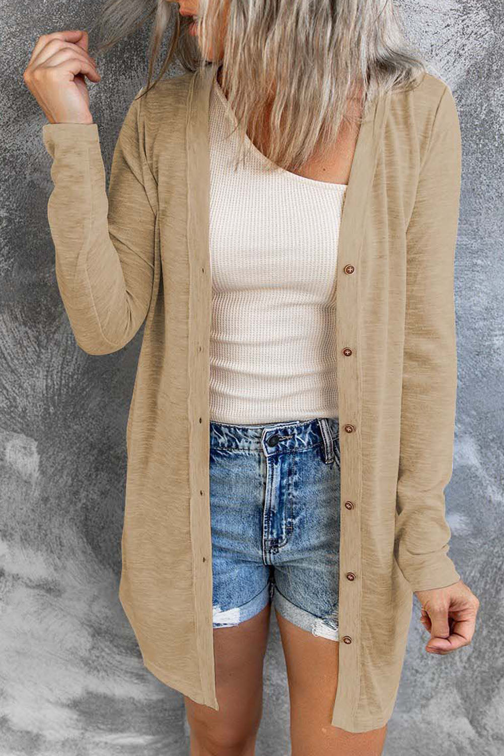 Einfarbige Strickjacke mit offener Vorderseite und Knöpfen