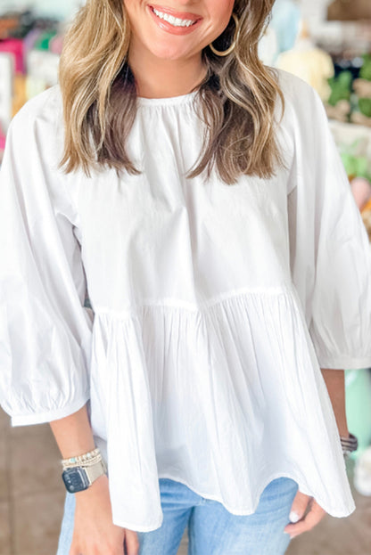 Weiße Bluse mit 3/4-Ärmeln und Schleife und Cut-Out auf der Rückseite