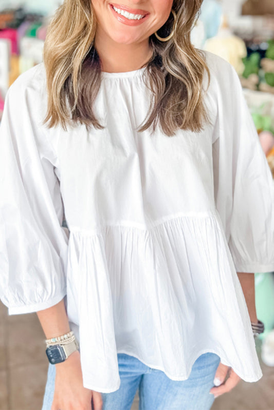 Weiße Bluse mit 3/4-Ärmeln und Schleife und Cut-Out auf der Rückseite