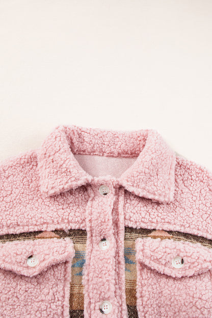 Rosa Sherpa-Mantel mit geknöpfter Pattentasche und Western-Aztekenmuster