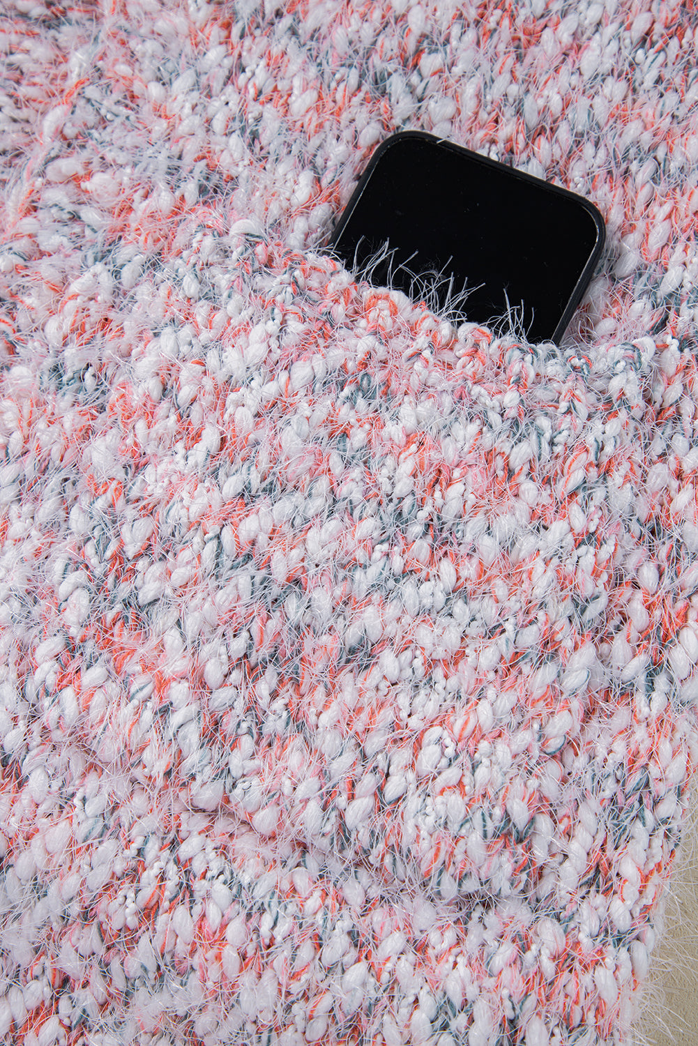 Rosa, mehrfarbige Strickjacke mit offener Vorderseite und Konfetti