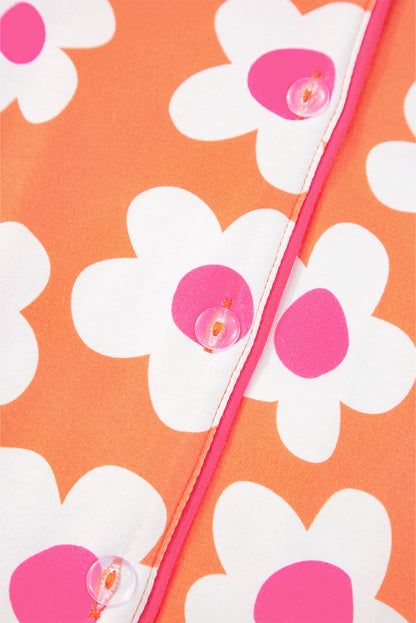 Orangefarbenes Pyjama-Set mit kurzärmligem Hemd und Blumenmuster