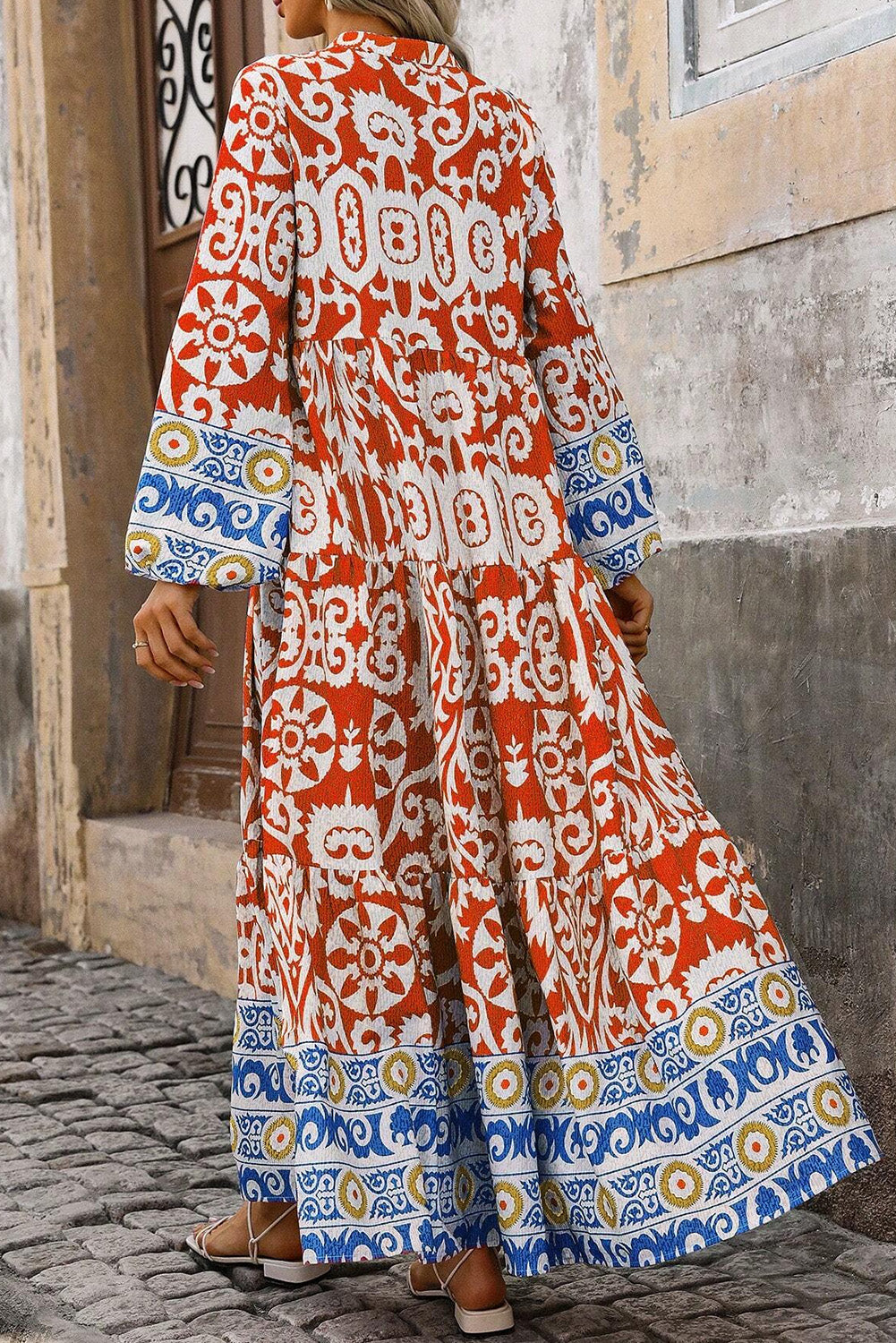 Oranges Boho-Maxikleid mit geometrischem Print und langen Ärmeln