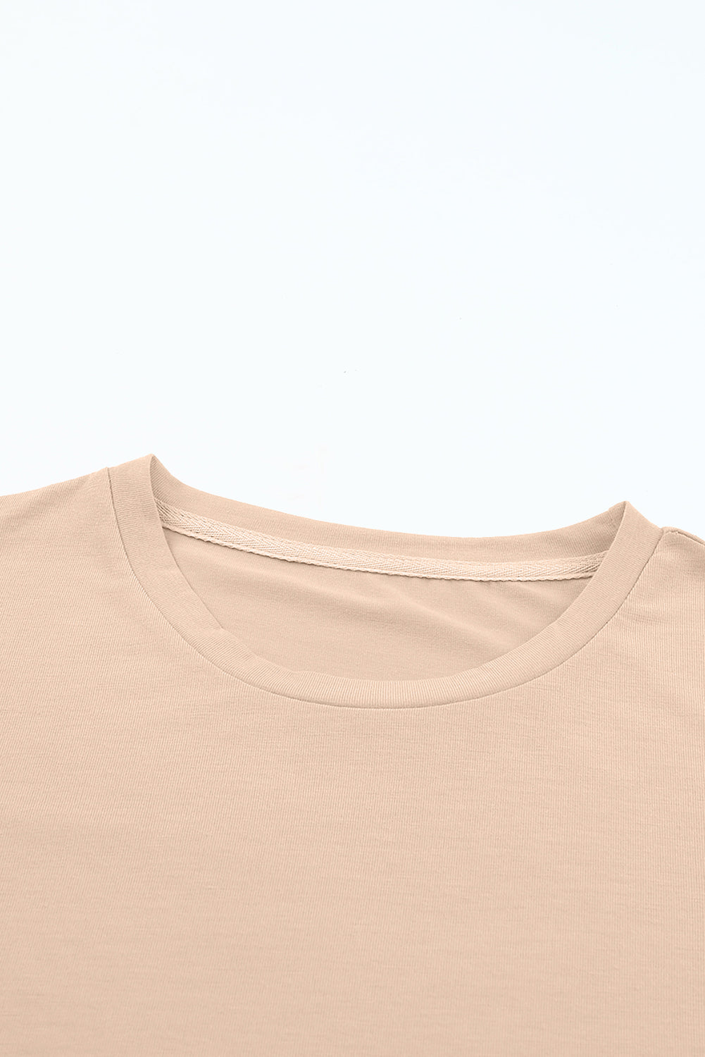 Khakifarbenes, lässiges T-Shirt mit Rundhalsausschnitt