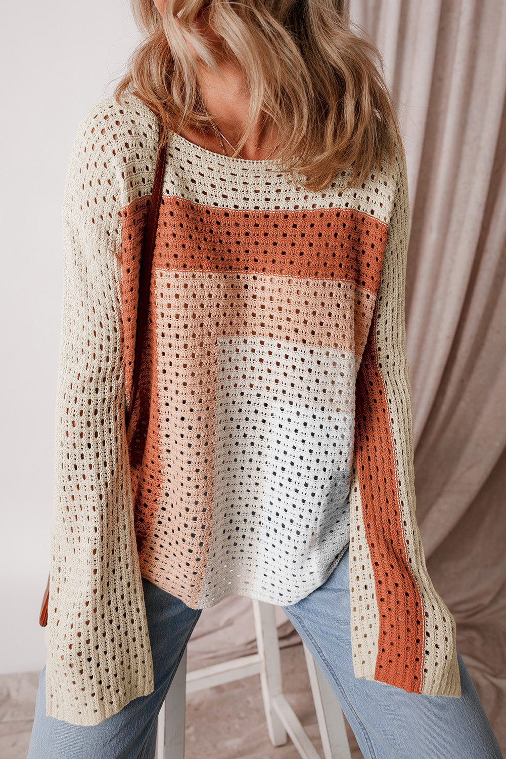 Aprikosenfarbener Pointelle-Strick-Baggy-Pullover mit Farbblockdesign