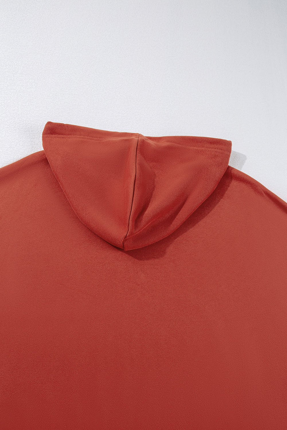 Red Clay – Weite Kapuzenjacke mit überschnittener Schulterpartie und Taschen