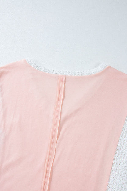 Zarte Bluse mit floraler Spitze und Häkel-Patchwork-Fledermausärmeln
