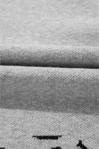 Grauer Oversize-Pullover mit Leopardenmuster und hohem Halsausschnitt und Seitenschlitz