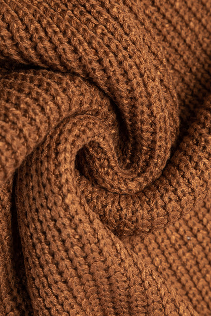 Kamelfarbenes, einfarbiges, kurzärmliges Pulloverkleid mit V-Ausschnitt