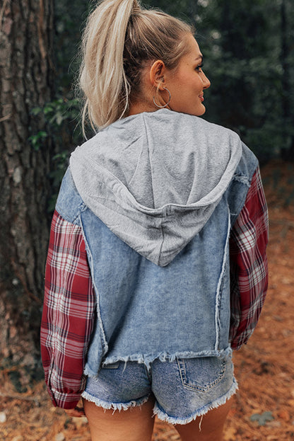 Beau Blue – Patchwork-Jeansjacke mit Kapuze und offenem Saum im Karomuster