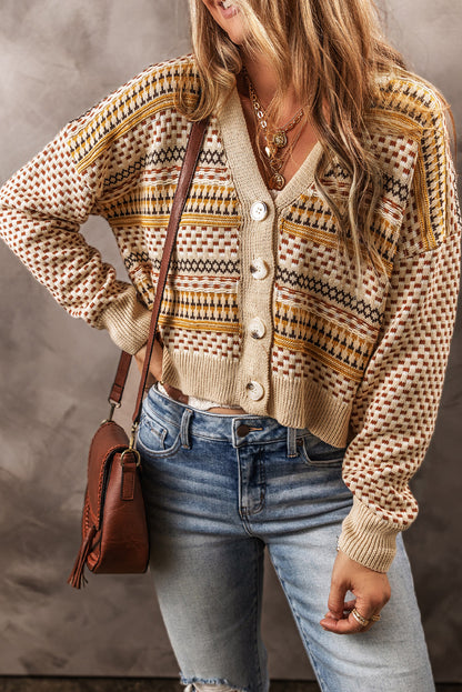 Khakifarbene, kurze Strickjacke mit V-Ausschnitt und Knöpfen