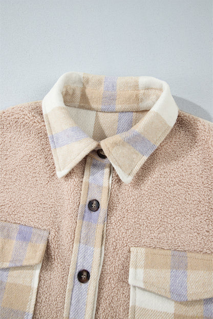 Rauchgrauer, karierter Sherpa-Langmantel mit Patchwork-Kragen und Knopfleiste