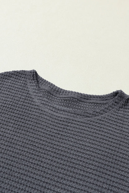Graues Oversize-Oberteil mit hohen Schlitzen und Waffelstrick