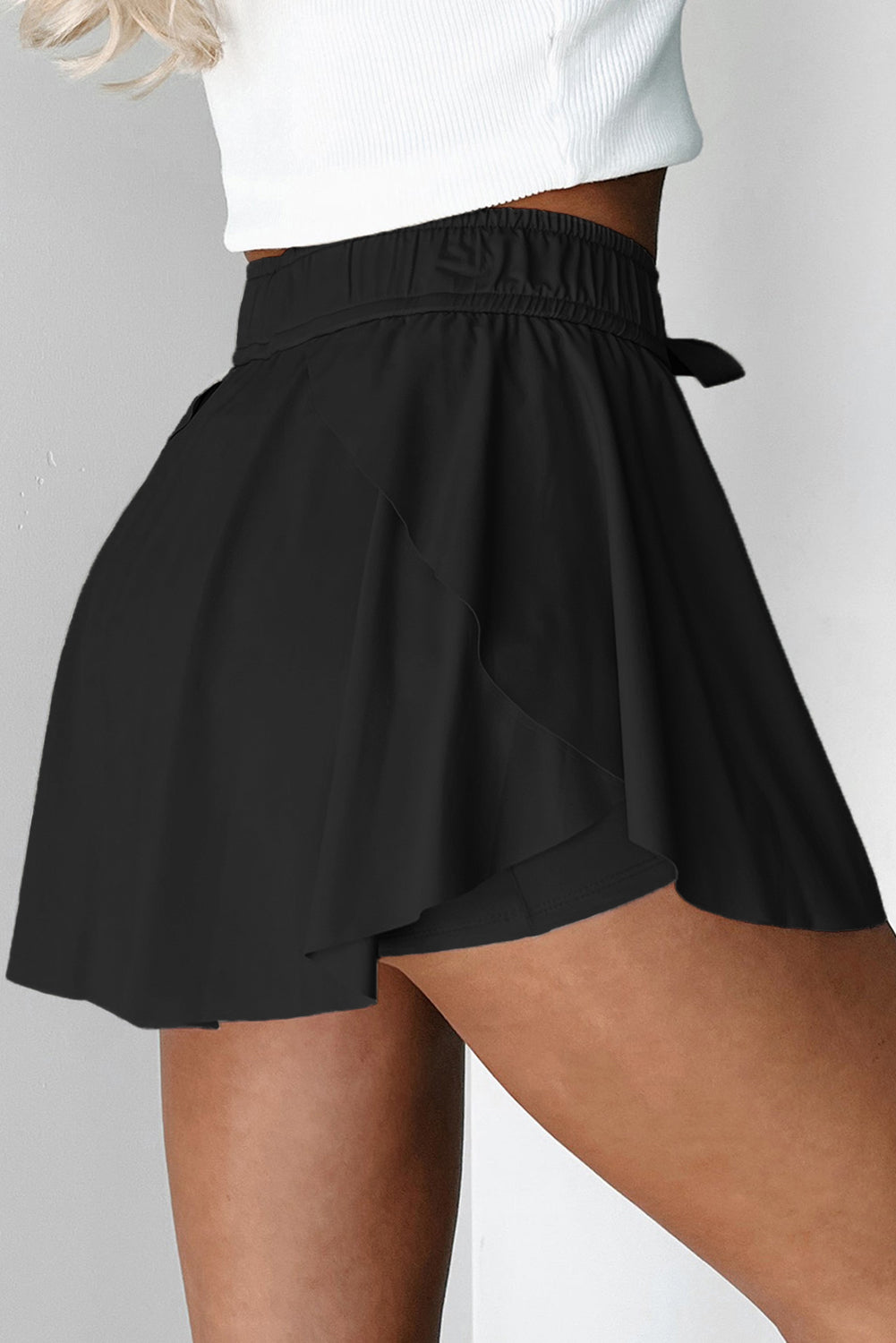 Schwarzer Tennis-Skort mit Kordelzug und hoher Taille
