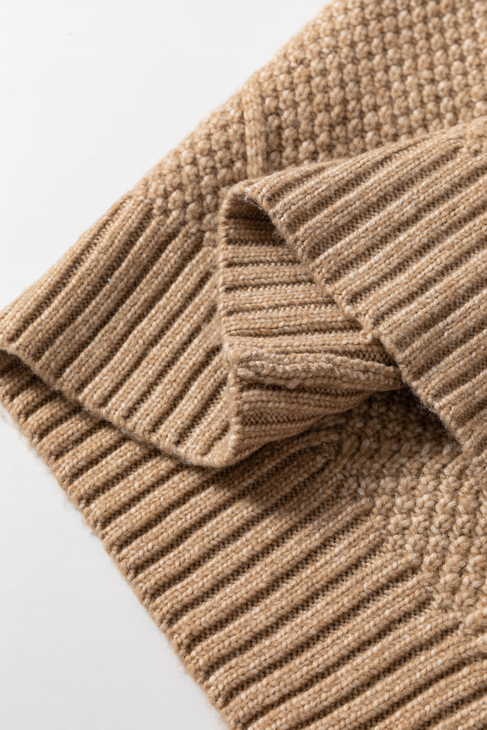 Parchment – Locker sitzendes Pulloverkleid mit Zopfmuster und überschnittener Schulter
