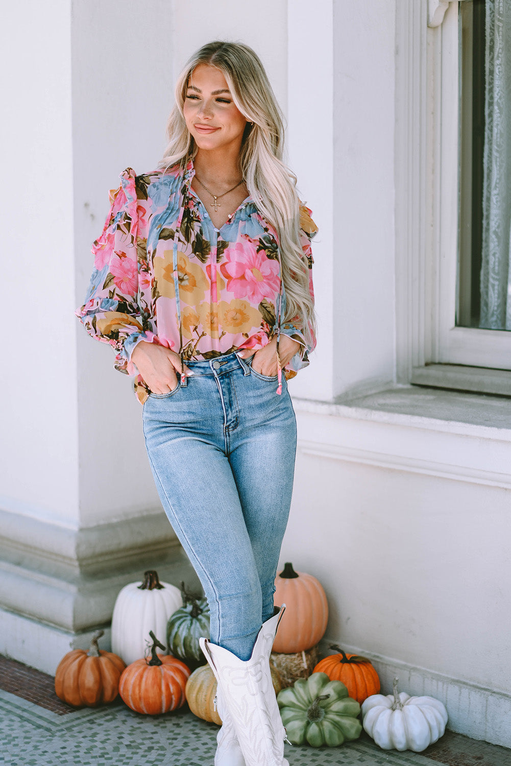 Rosa Bluse mit Blumenmuster und Rüschen
