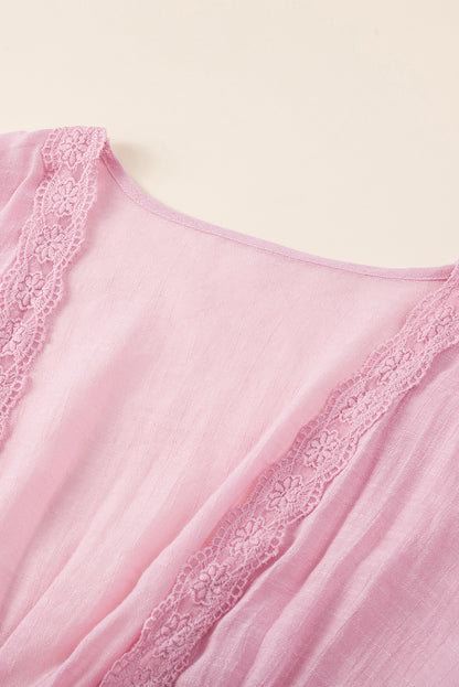 Hellrosa Maxi-Kimono mit offener Vorderseite und Spitzenspleiß