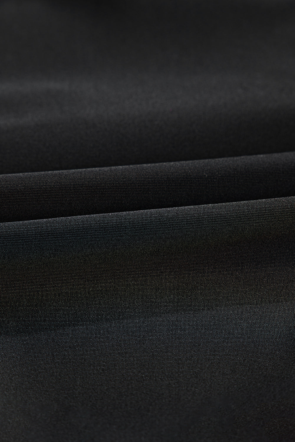 Rosaroter Crossover-Badeanzug mit Farbblockdesign und Cut-Outs