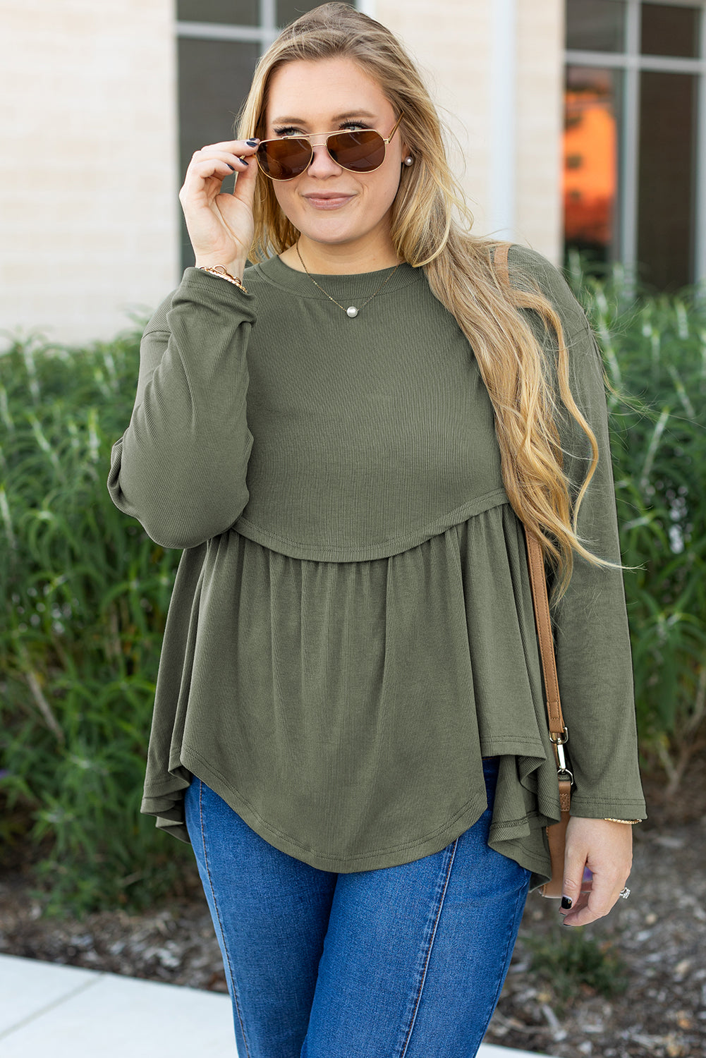 Nebelgrünes Babydoll-Top aus Thermo-Strick in Übergröße