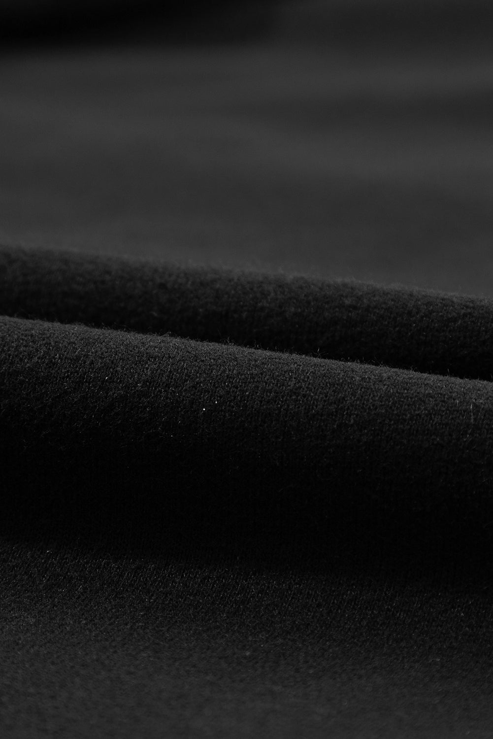 Schwarzes Sweatshirt mit „Merry Every Thing“-Lametta-Slogan