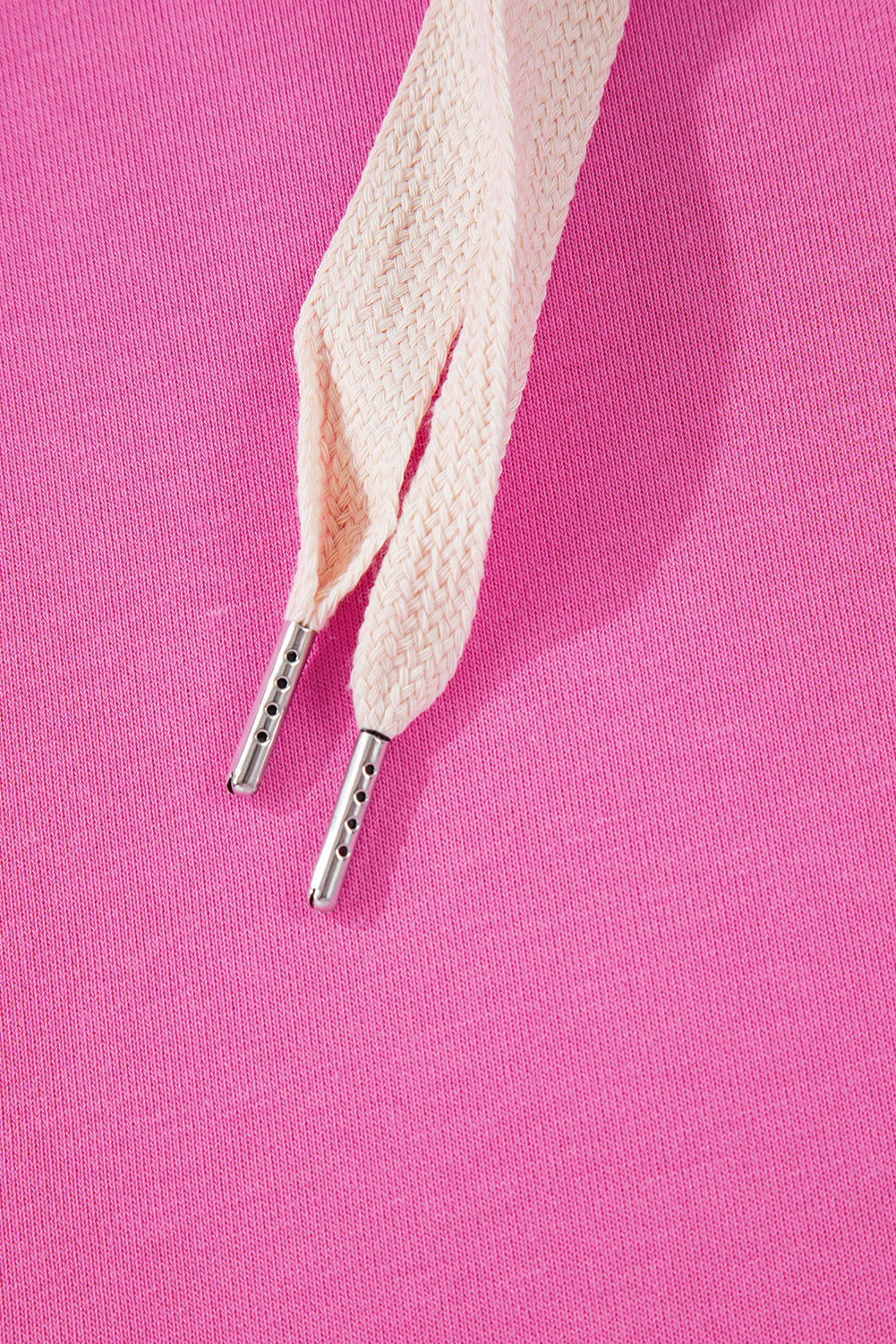 Sachet – Rosafarbener, einfarbiger, kurzer Hoodie mit überschnittener Schulterpartie und Kordelzug