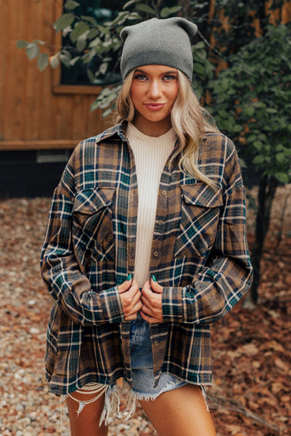 Braune Hemdjacke mit Karomuster und Brusttaschen mit Knöpfen