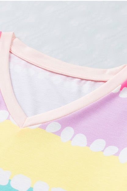 Gelb gestreiftes T-Shirt mit Farbblock und V-Ausschnitt