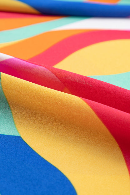 Mehrfarbiges Minikleid mit abstraktem Print und Gürtel und Puffärmeln