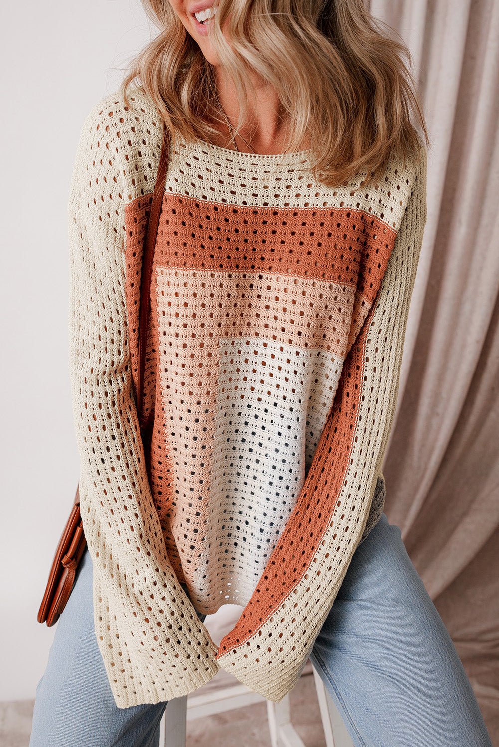 Aprikosenfarbener Pointelle-Strick-Baggy-Pullover mit Farbblockdesign