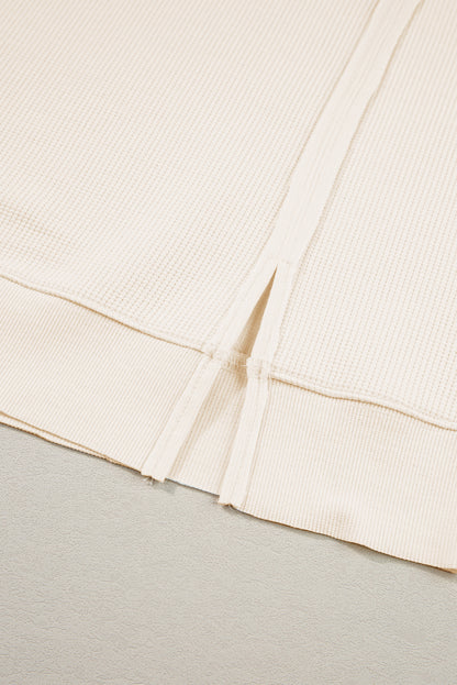 Weißes Oversize-Sweatshirt mit Waffelstrick und Bischofsärmeln