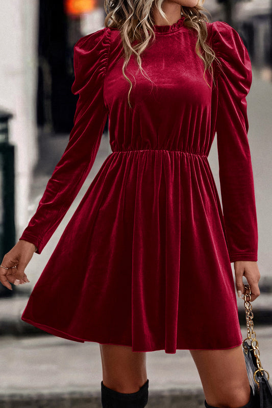 Red Dahlia – Swing-Kleid aus Samt mit Rüschenkragen und Gigot-Ärmeln