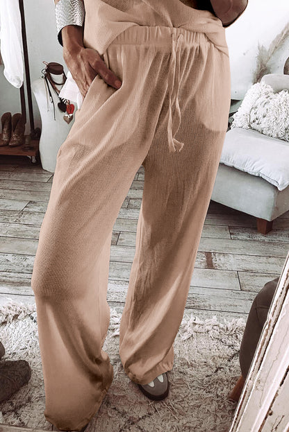 Lounge-Set mit langärmligem T-Shirt und Hose in Pergamentstruktur