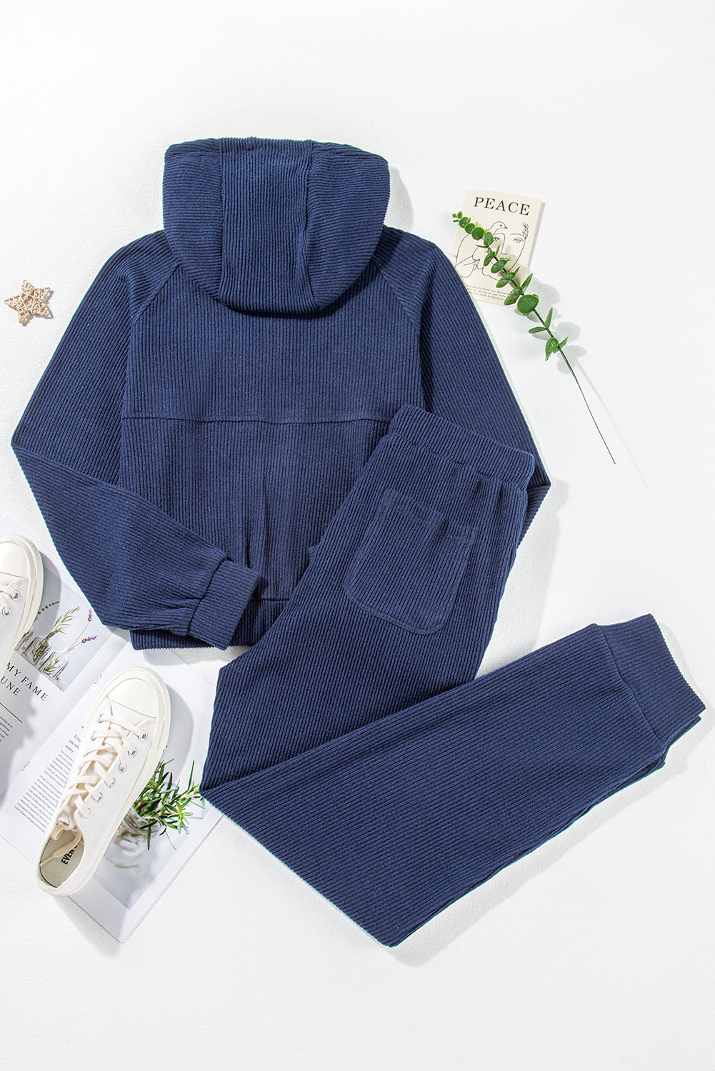 Marineblaues Set aus kurzem Hoodie und Jogginghose mit Kordelzug