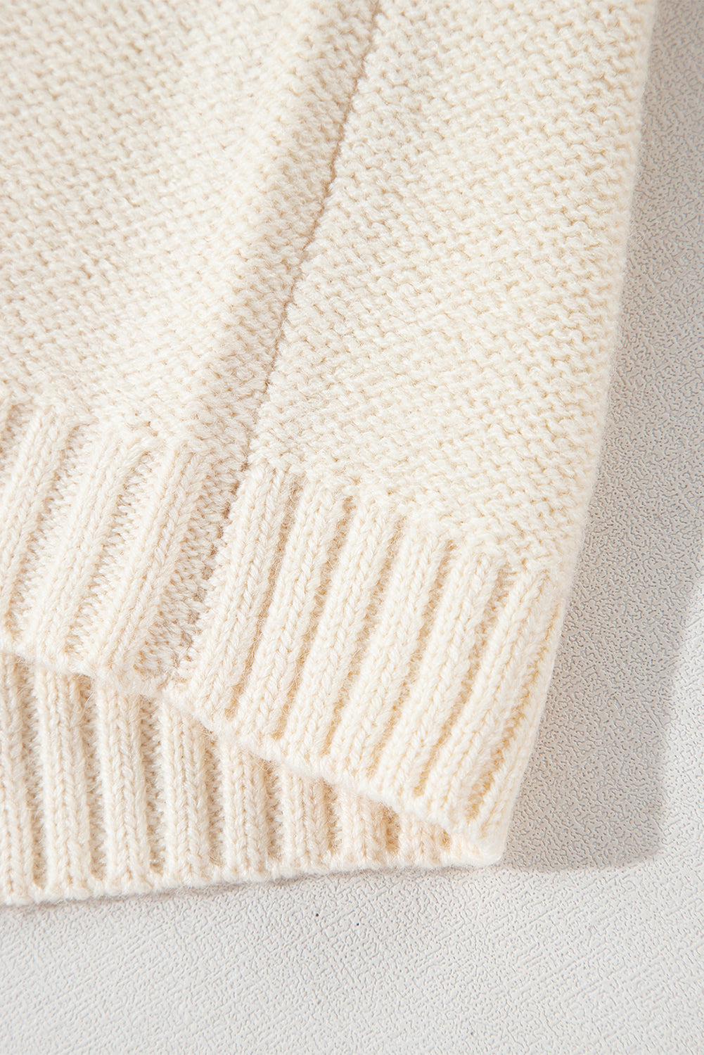 Pullover mit überschnittener Schulter und aufgesetzter Tasche in Colorblock-Optik in Gold Flame