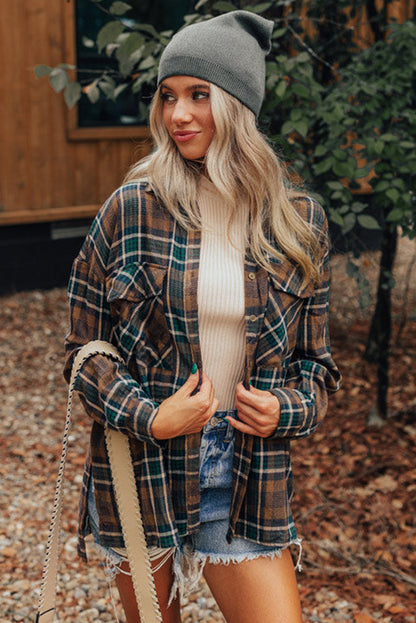 Braune Hemdjacke mit Karomuster und Brusttaschen mit Knöpfen