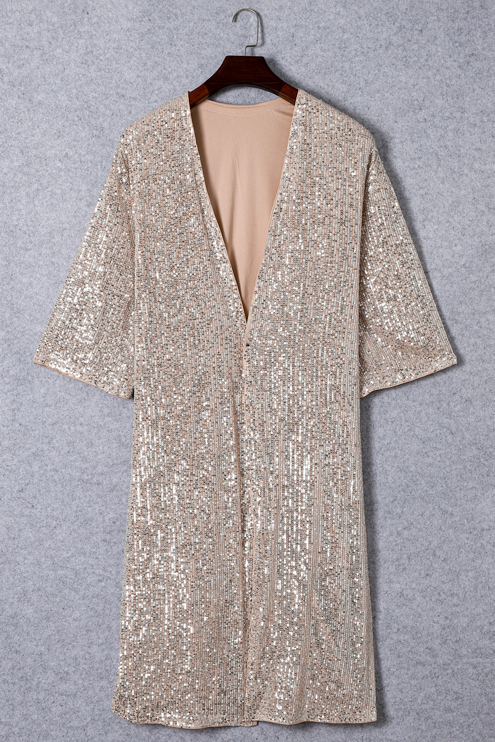 Aprikosenfarbener Kimono mit Pailletten und 3/4-Ärmeln und offener Vorderseite