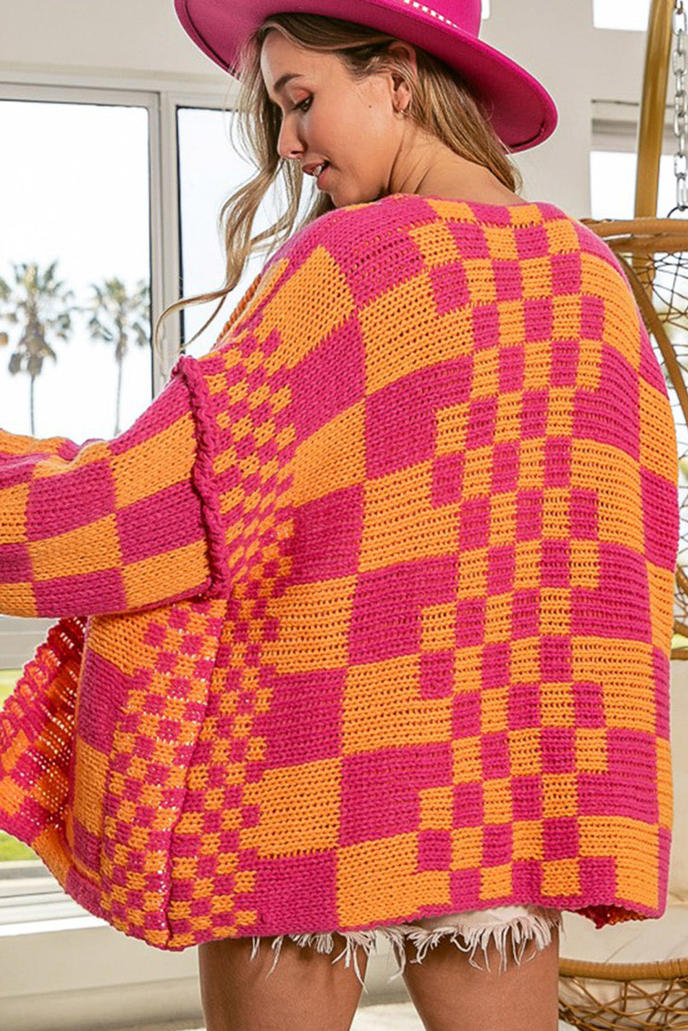 Mehrfarbige Strickjacke mit offenem Vorderteil und gemischtem Karomuster