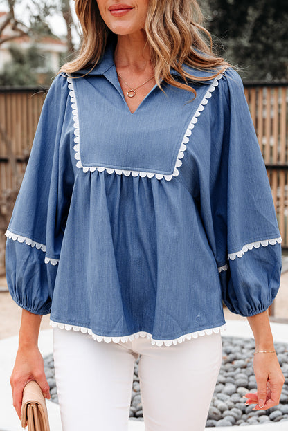 Abendblaue Babydoll-Bluse mit 3/4-Puffärmeln und Kragen aus Spitze mit Zickzackmuster
