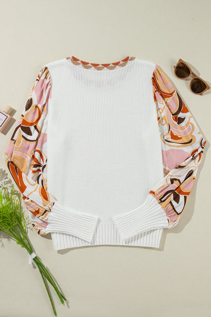 Weißer Pullover mit Blumenaufnähern und Bischofsärmeln
