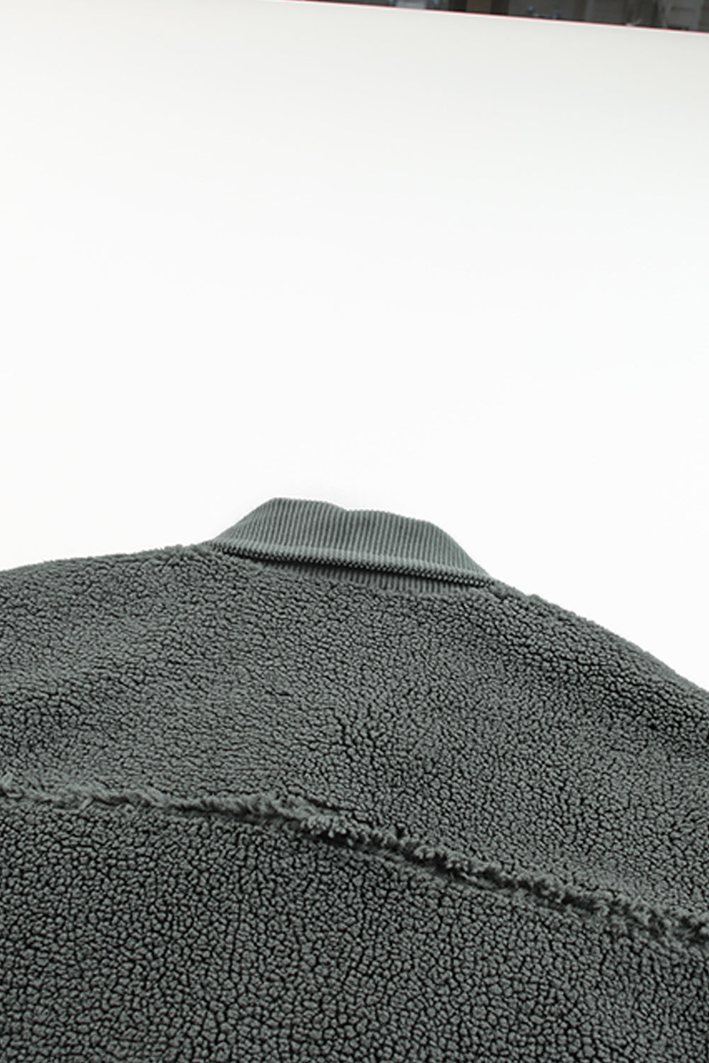 Graue Sherpa-Jacke mit Ellbogenflicken aus Cord