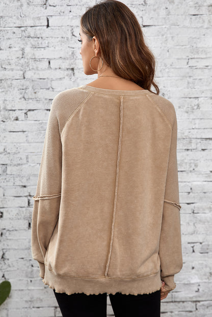 Helles, französisches Beige, einfarbiges Waffelstrick-Patchwork-Sweatshirt mit Raglanärmeln